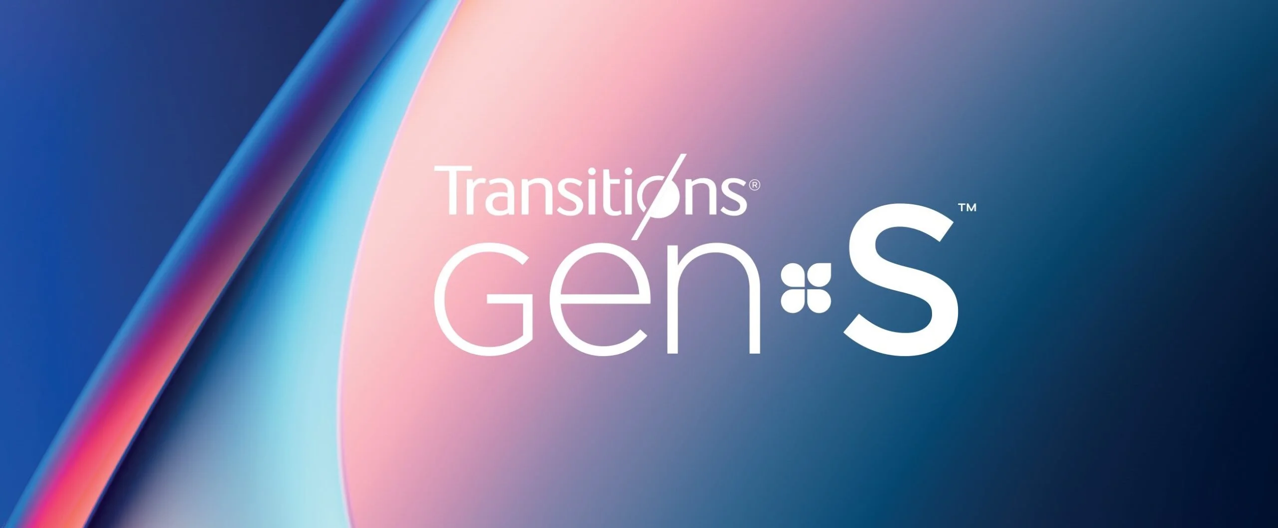 Tròng kính đổi màu Essilor Transitions GEN S là thế hệ mới nhất của dòng kính đổi màu nổi tiếng Transitions. Đây là sản phẩm cải tiến vượt bậc, giúp tròng kính có khả năng phản ứng với ánh sáng nhanh hơn, đều màu hơn và bảo vệ mắt tốt hơn so với các thế hệ trước.
